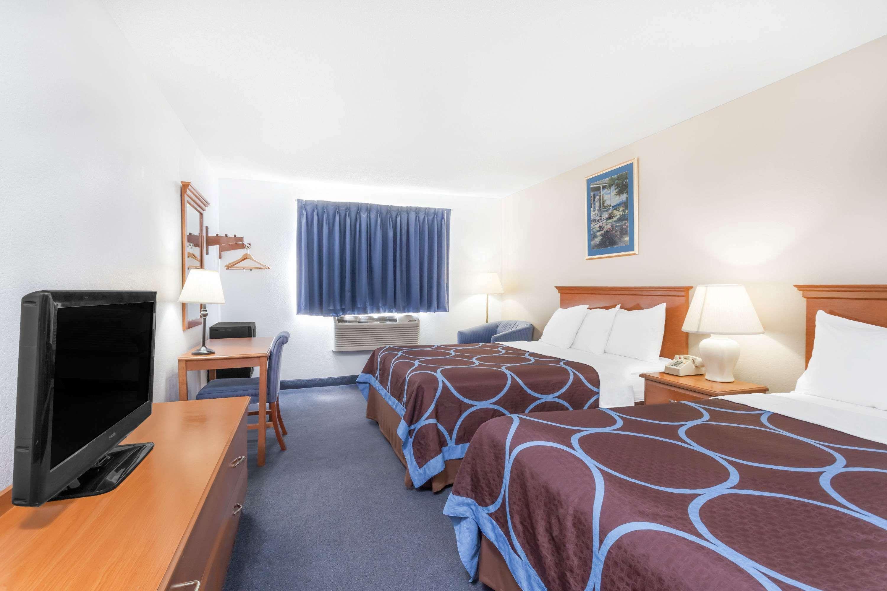 Super 8 By Wyndham Montgomery Maybrook Exterior foto